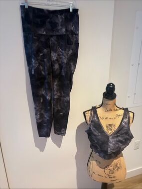 all in motion Tie-Dye High-Waist Leggings & V-Neck Sports Bra matching set